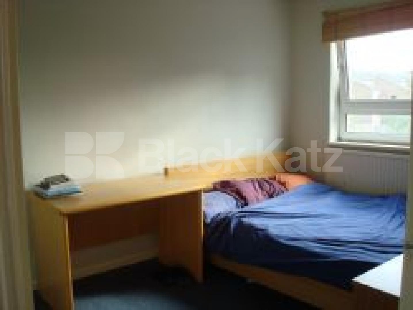 			4 Bedroom, 1 bath, 1 reception Terraced House			 Tansley Close, HOLLOWAY N7